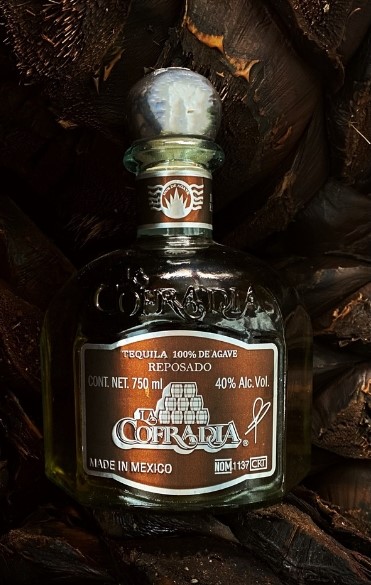 La Ginebra más premiada desde su lanzamiento" - 6 La Cofradía Tequilas Edición Catrina
